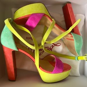 Brand *NEW* Christian Louboutin Loubi Bee Alta